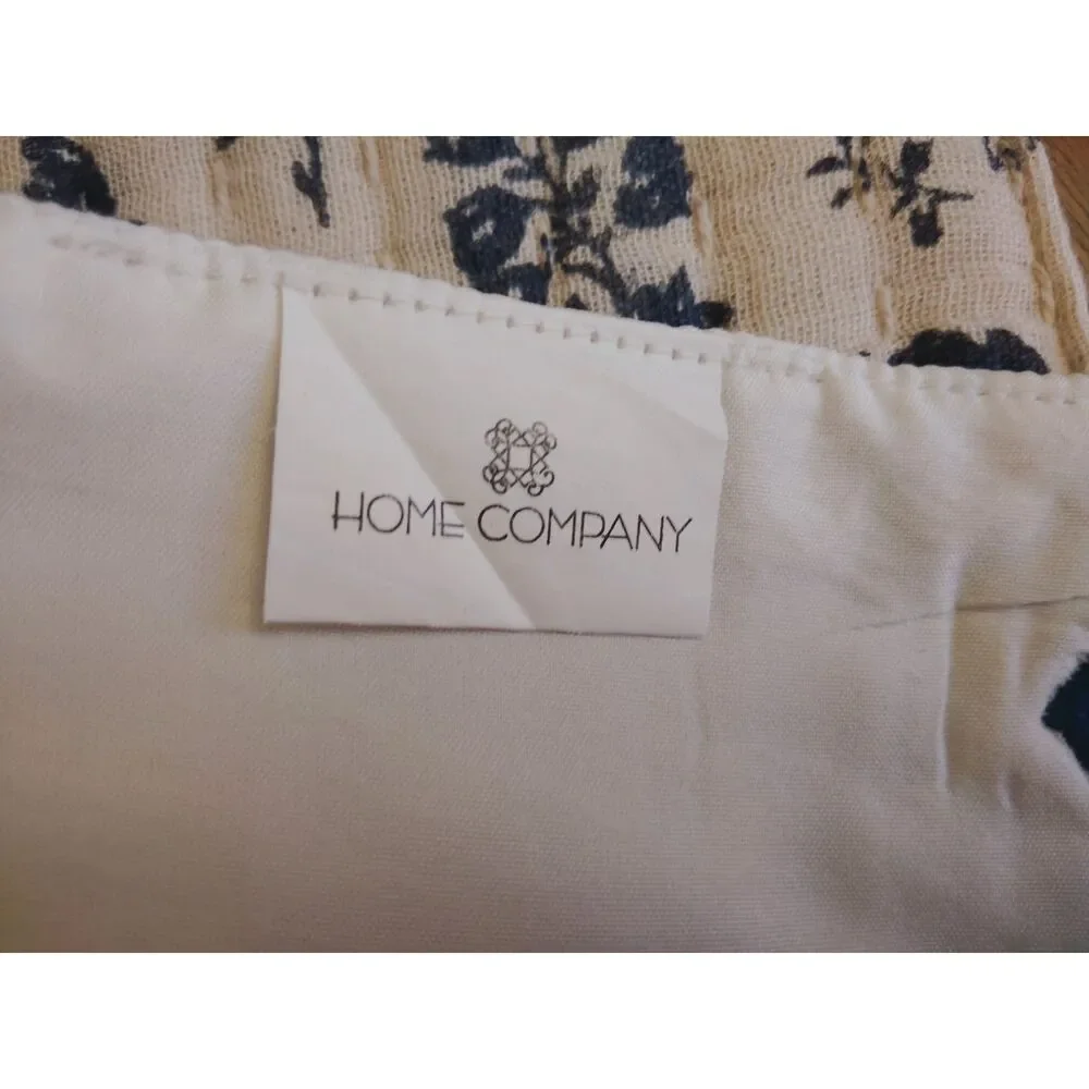 Home Company Navy Florals 100% Cotton Scallopped Edge Placemat Set of Two